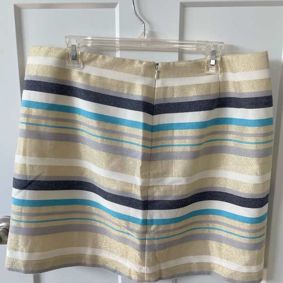 NWOT Loft Skirt with gold sparkle detail - Picture 2 of 4